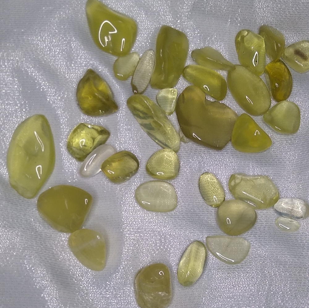 1 Small Lemon Topaz Stone - Picture 3 of 4